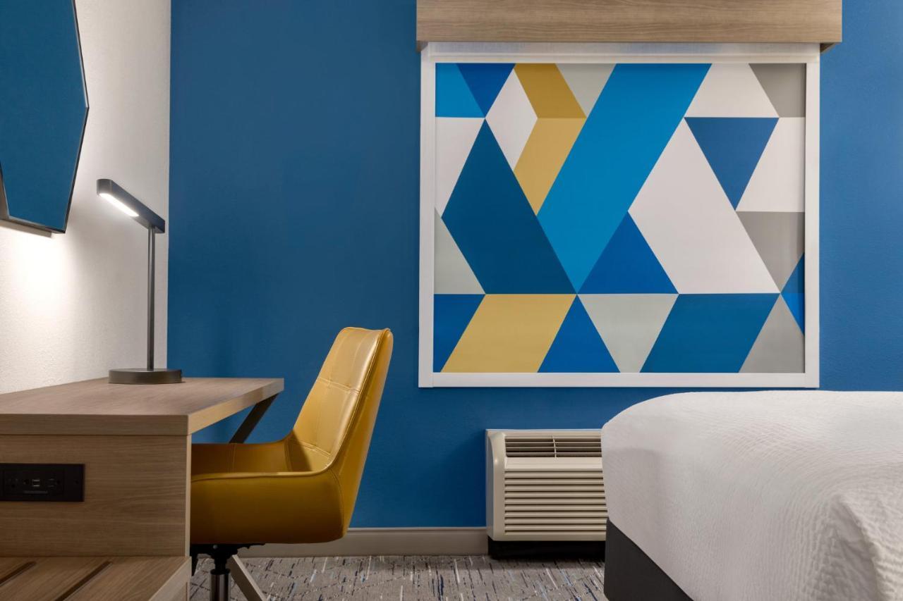 Holiday Inn Express Hotel & Suites Fort Pierce West By Ihg Exterior foto